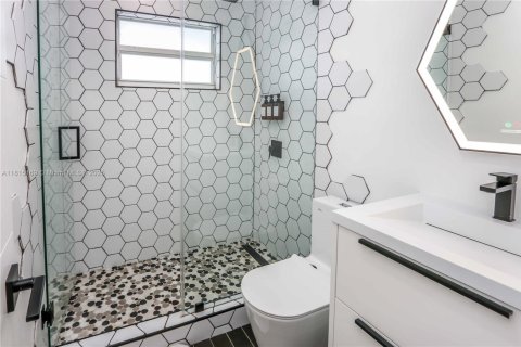 House in Hollywood, Florida 3 bedrooms, 115.57 sq.m. № 1779838 - photo 22
