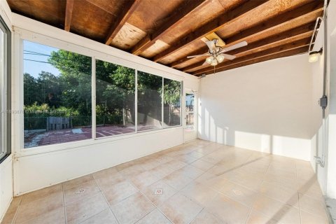 Купить виллу или дом в Палм-Бич-Гарденс, Флорида 6 комнат, 110.55м2, № 1950151 - фото 26