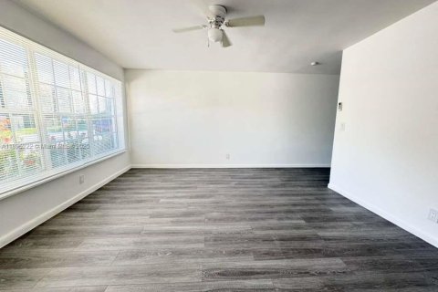 Casa en alquiler en Boynton Beach, Florida, 2 dormitorios № 1950476 - foto 6