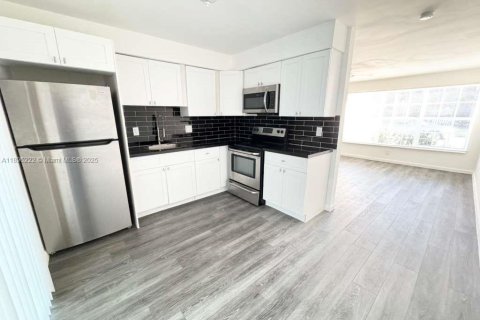 Casa en alquiler en Boynton Beach, Florida, 2 dormitorios № 1950476 - foto 1