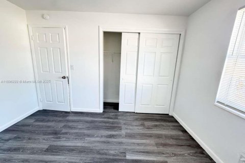 Casa en alquiler en Boynton Beach, Florida, 2 dormitorios № 1950476 - foto 13