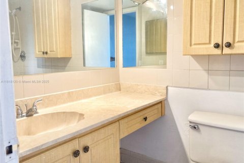 Condominio en venta en Miramar, Florida, 2 dormitorios, 77.29 m2 № 1775152 - foto 14
