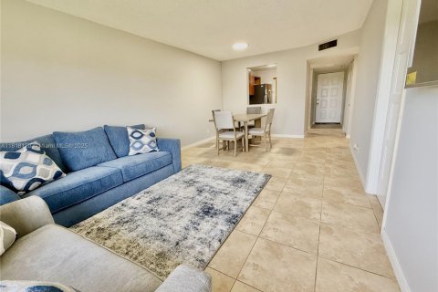 Condominio en venta en Miramar, Florida, 2 dormitorios, 77.29 m2 № 1775152 - foto 8