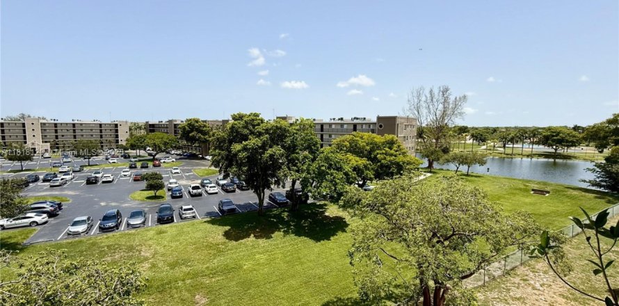 Condominio en Miramar, Florida, 2 dormitorios № 1775152