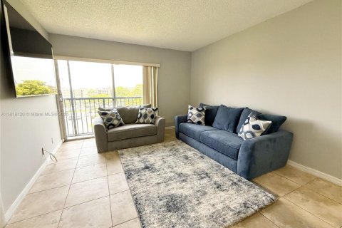Condominio en venta en Miramar, Florida, 2 dormitorios, 77.29 m2 № 1775152 - foto 9