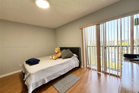 Condominio en venta en Miramar, Florida, 2 dormitorios, 77.29 m2 № 1775152 - foto 12