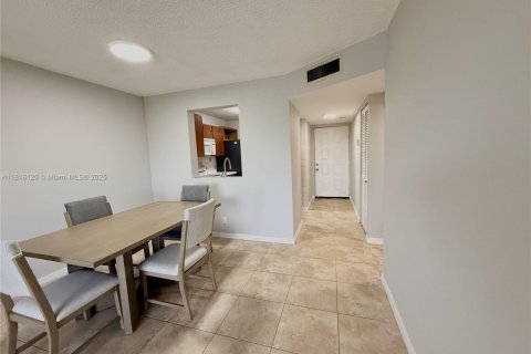 Condominio en venta en Miramar, Florida, 2 dormitorios, 77.29 m2 № 1775152 - foto 7