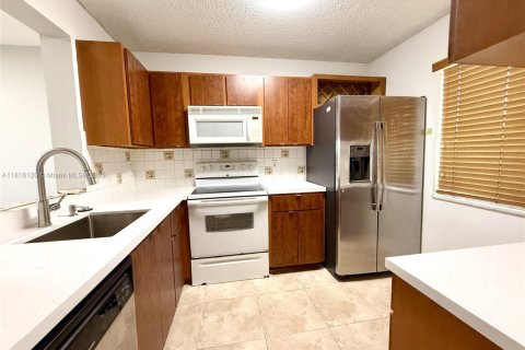 Condominio en venta en Miramar, Florida, 2 dormitorios, 77.29 m2 № 1775152 - foto 4