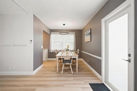 Condo in Deerfield Beach, Florida, 2 bedrooms № 2185905 - photo 13