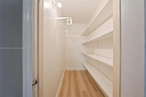 Condo in Deerfield Beach, Florida, 2 bedrooms № 2185905 - photo 19