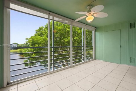 Condo in Deerfield Beach, Florida, 2 bedrooms  № 2185905