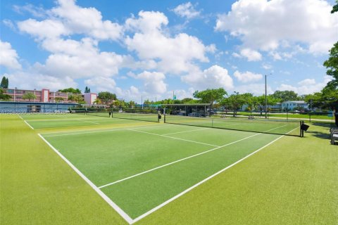 Condo in Deerfield Beach, Florida, 2 bedrooms № 2185905 - photo 22