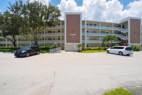 Condo in Deerfield Beach, Florida, 2 bedrooms № 2185905 - photo 28