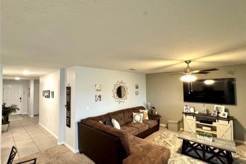Villa ou maison à vendre à Zephyrhills, Floride: 3 chambres, 155.33 m2 № 2144711 - photo 8