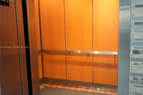 Condominio en venta en Hollywood, Florida, 2 dormitorios, 102.19 m2 № 2031271 - foto 3