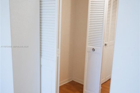 Condominio en venta en Hollywood, Florida, 2 dormitorios, 102.19 m2 № 2031271 - foto 10