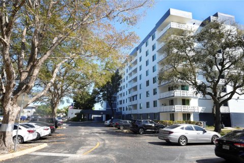 Condominio en venta en Hollywood, Florida, 2 dormitorios, 102.19 m2 № 2031271 - foto 24