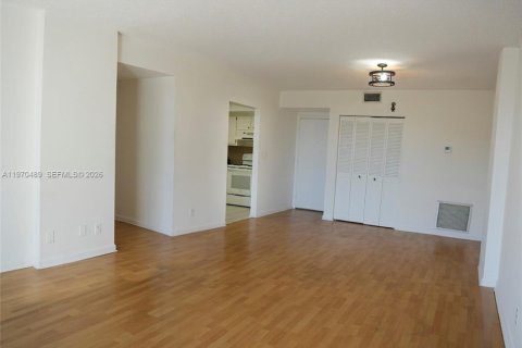 Condominio en venta en Hollywood, Florida, 2 dormitorios, 102.19 m2 № 2031271 - foto 13