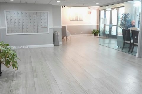 Condominio en venta en Hollywood, Florida, 2 dormitorios, 102.19 m2 № 2031271 - foto 4