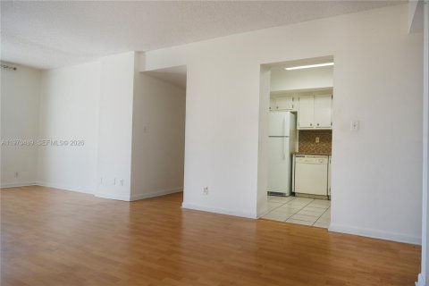 Condominio en venta en Hollywood, Florida, 2 dormitorios, 102.19 m2 № 2031271 - foto 12