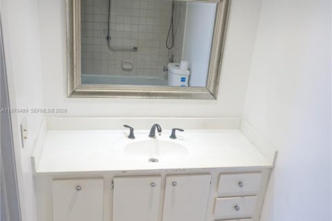 Condominio en venta en Hollywood, Florida, 2 dormitorios, 102.19 m2 № 2031271 - foto 19