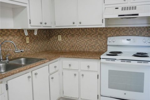 Condominio en venta en Hollywood, Florida, 2 dormitorios, 102.19 m2 № 2031271 - foto 9