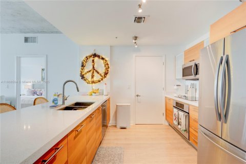 Condominio en venta en Miami, Florida, 2 dormitorios, 106.09 m2 № 1935787 - foto 3