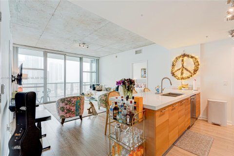 Condominio en venta en Miami, Florida, 2 dormitorios, 106.09 m2 № 1935787 - foto 2