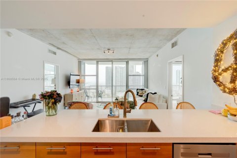 Condominio en venta en Miami, Florida, 2 dormitorios, 106.09 m2 № 1935787 - foto 5