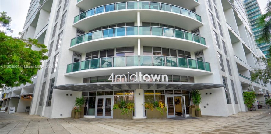 Condominio en Miami, Florida, 2 dormitorios  № 1935787