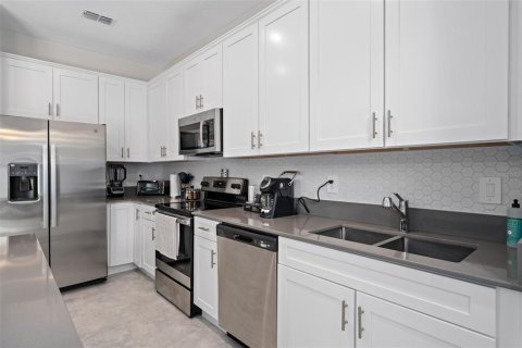Touwnhouse à louer à Kissimmee, Floride: 3 chambres, 155.33 m2 № 2419269 - photo 6