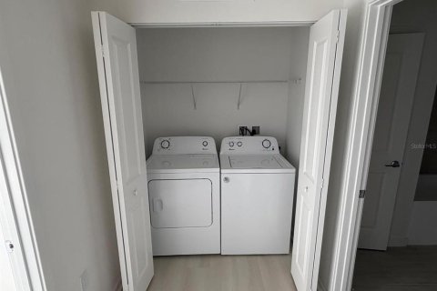 Condo in Orlando, Florida, 2 bedrooms № 2214168 - photo 15