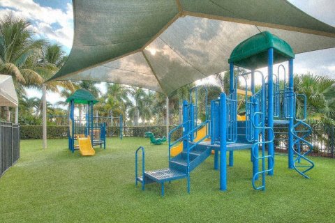 House in Royal Palm Beach, Florida 4 bedrooms, 265.42 sq.m. № 1207305 - photo 1