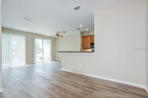 Touwnhouse à louer à Winter Springs, Floride: 2 chambres, 136.19 m2 № 2415525 - photo 4
