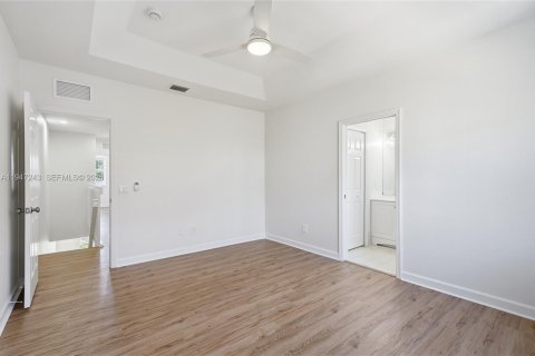 Townhouse in Miramar, Florida 3 bedrooms, 134.71 sq.m. № 2003125 - photo 18