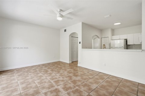 Townhouse in Miramar, Florida 3 bedrooms, 134.71 sq.m. № 2003125 - photo 14