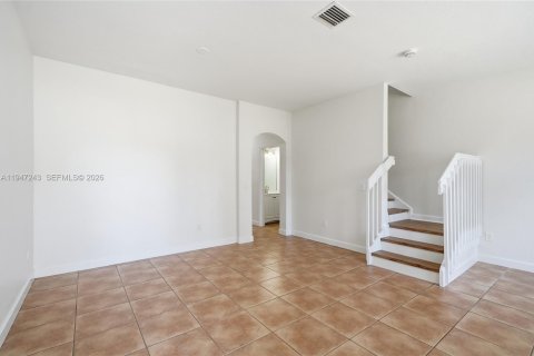 Townhouse in Miramar, Florida 3 bedrooms, 134.71 sq.m. № 2003125 - photo 6