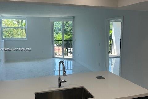 Снять в аренду квартиру в Ки-Бискейн, Флорида 1 спальня, 90.3м2, № 2034960 - фото 22