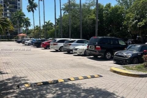 Снять в аренду квартиру в Ки-Бискейн, Флорида 1 спальня, 90.3м2, № 2034960 - фото 27