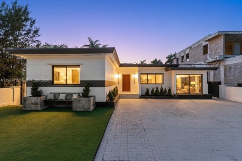 Casa en Miami Beach, Florida 3 dormitorios, 144.09 m2 № 2036083