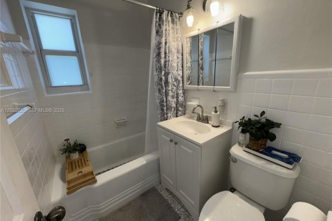 Casa en venta en Hollywood, Florida, 2 dormitorios, 78.13 m2 № 2183656 - foto 20