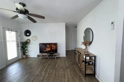 Casa en venta en Hollywood, Florida, 2 dormitorios, 78.13 m2 № 2183656 - foto 12