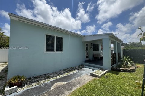 Casa en venta en Hollywood, Florida, 2 dormitorios, 78.13 m2 № 2183656 - foto 3