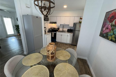Casa en venta en Hollywood, Florida, 2 dormitorios, 78.13 m2 № 2183656 - foto 15