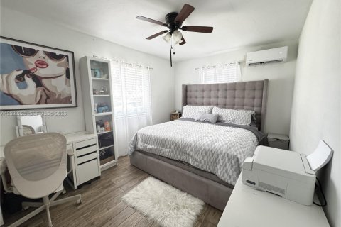 Casa en venta en Hollywood, Florida, 2 dormitorios, 78.13 m2 № 2183656 - foto 16
