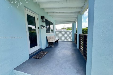 Casa en venta en Hollywood, Florida, 2 dormitorios, 78.13 m2 № 2183656 - foto 5