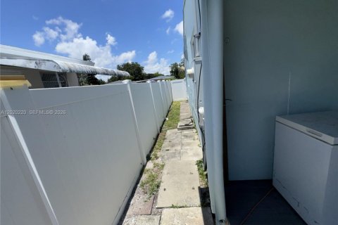 Casa en venta en Hollywood, Florida, 2 dormitorios, 78.13 m2 № 2183656 - foto 28