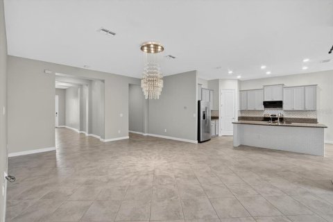 House in Wesley Chapel, Florida 4 bedrooms, 229.65 sq.m. № 1844264 - photo 12