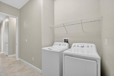 House in Wesley Chapel, Florida 4 bedrooms, 229.65 sq.m. № 1844264 - photo 5