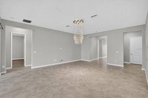 House in Wesley Chapel, Florida 4 bedrooms, 229.65 sq.m. № 1844264 - photo 13